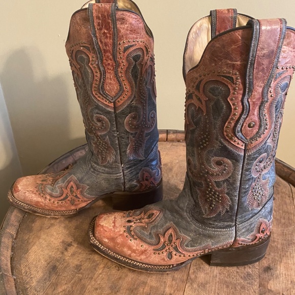 Corral Boots 6.5 (MAKE OFFER) - Picture 6 of 8